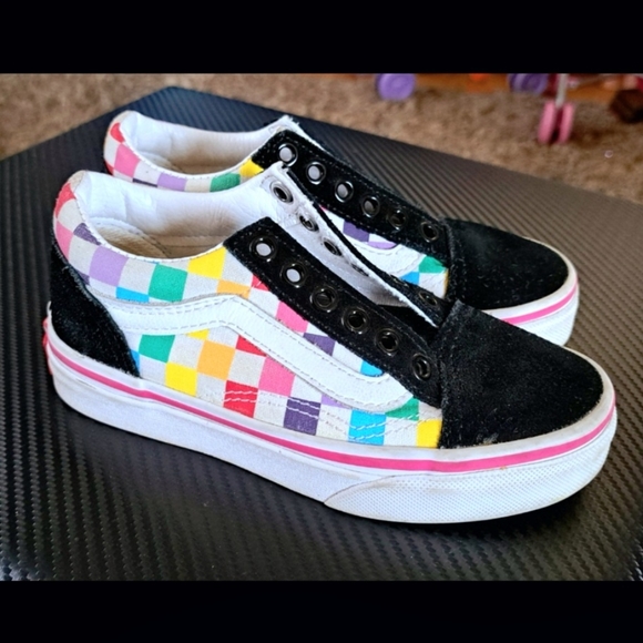 Cute Girls Checkerd Vans - Picture 2 of 5